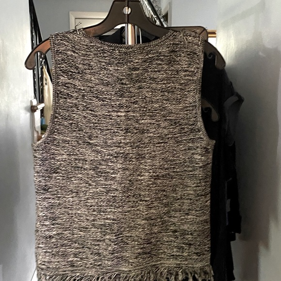 Ellie Tahari knitted top - Picture 2 of 3